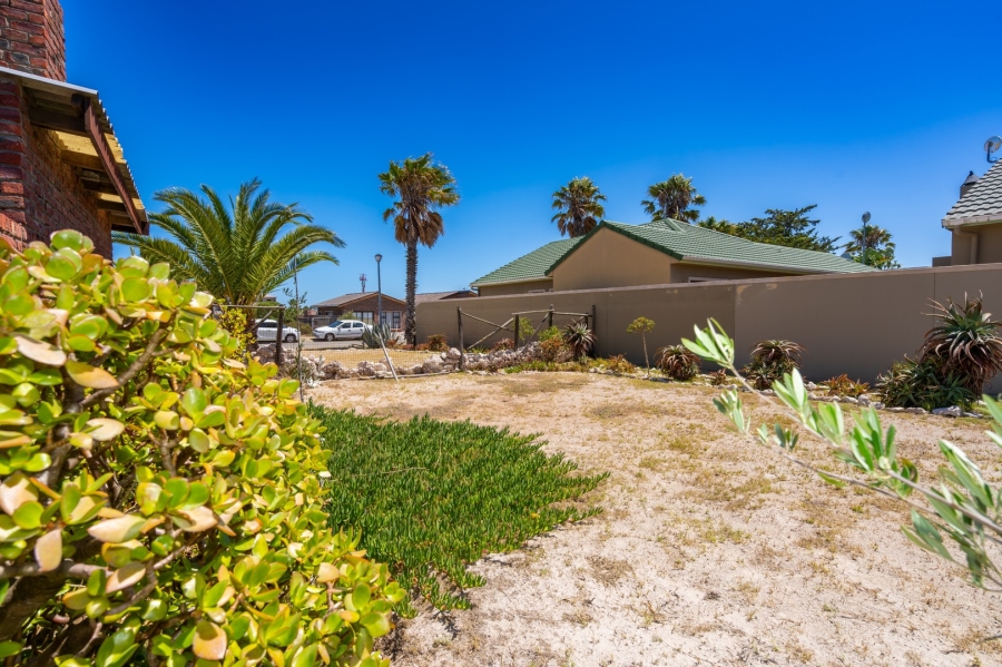 4 Bedroom Property for Sale in Middedorp Western Cape